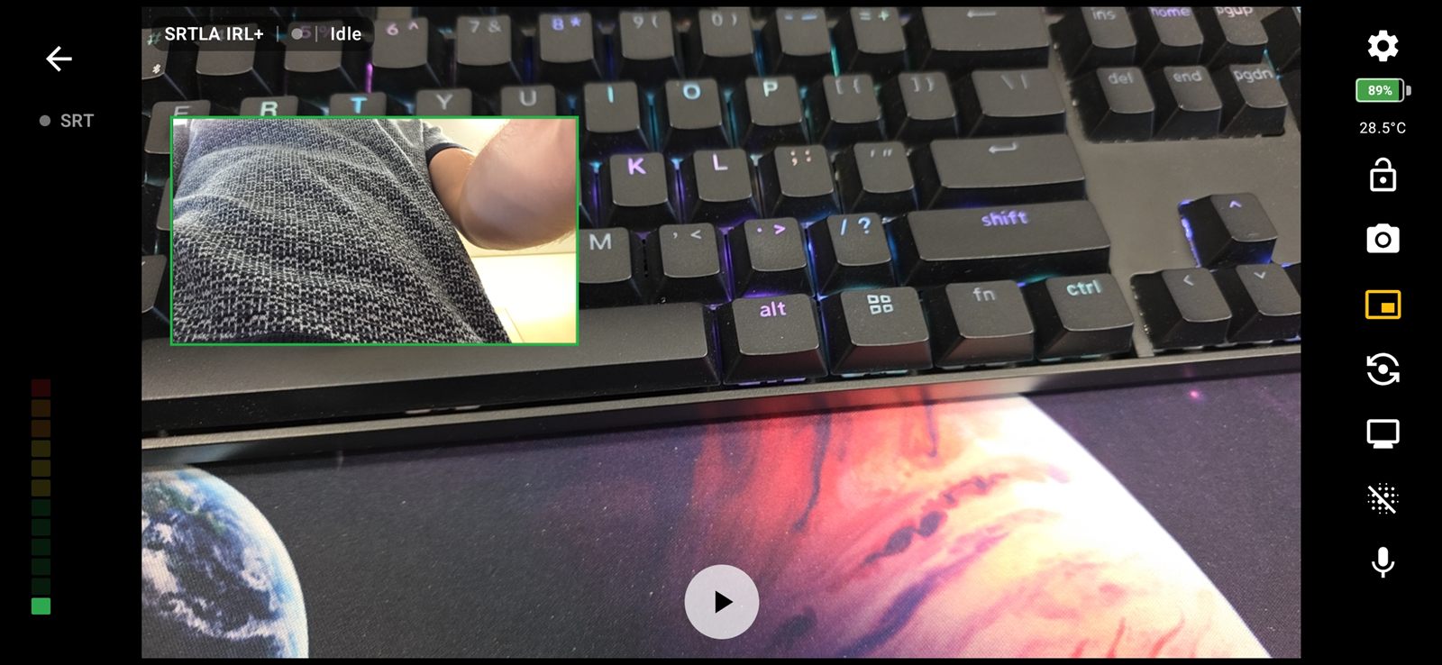 Picture-in-Picture frame styling with an adjustable border and a colour picker